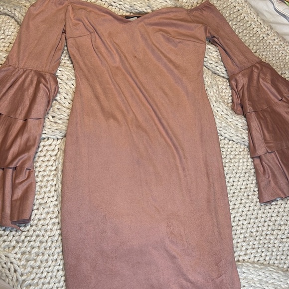 Dress - Picture 1 of 3